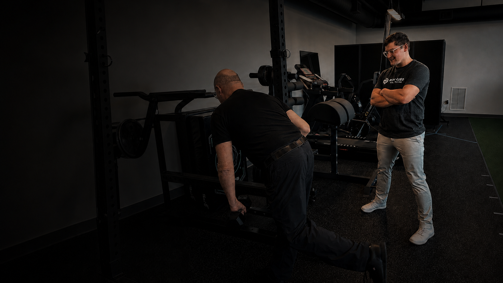 runner being assessed by a physical therapist